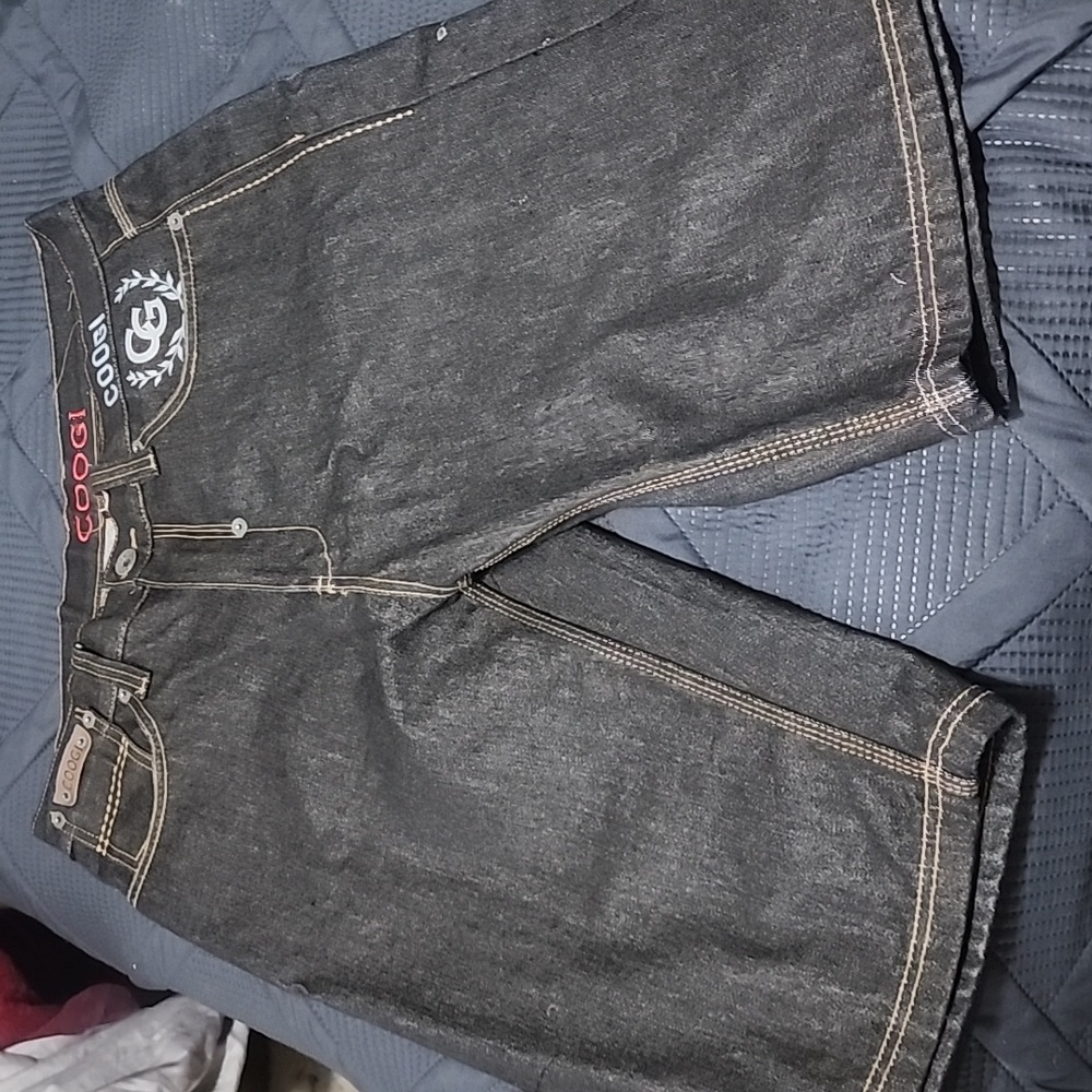 A very clean pair of sz 36 Coogi shorts